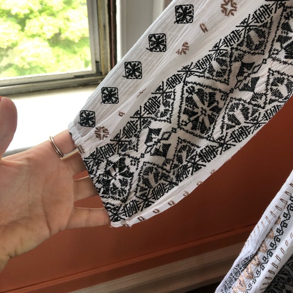 ❌SOLD❌  Women’s Peasant Dress - Picture 5 of 5